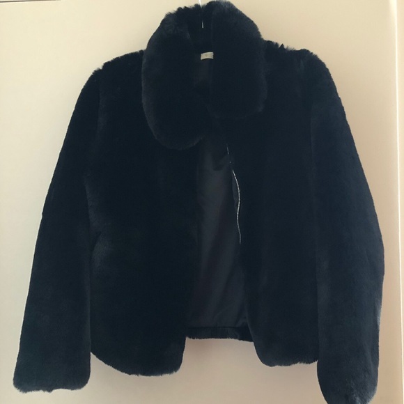 Brandy Melville Jackets & Blazers - NWOT Brandy Melville Black Fuzzy Faux Fur Jacket